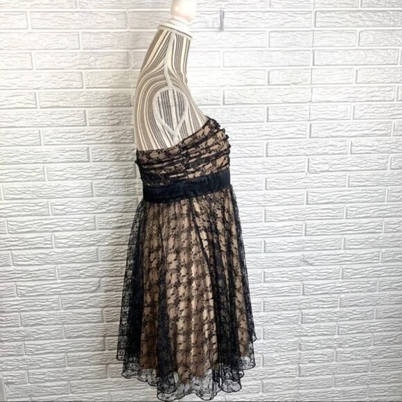 Appropriate Behavior Lace Strapless Dress Size 11/12 - Picture 4 of 6